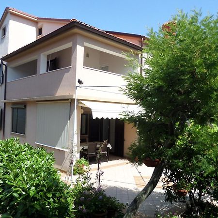 Apartmani Lili Mali Lošinj Dış mekan fotoğraf